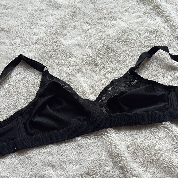 Vintage Smart Black Lace Unpadded Bra | Size 38B | Classic Wire-Free Lingerie - Picture 4 of 6